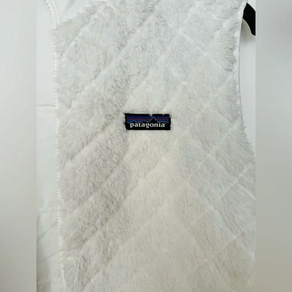 Patagonia Lux Teddy Bear Reversible White Vest - Picture 3 of 9